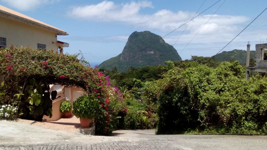 Piton Vista Soufrière