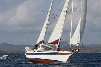 Botel St Thomas On Sailboat Ragamuffin Incl Meals Water Toys Water Island