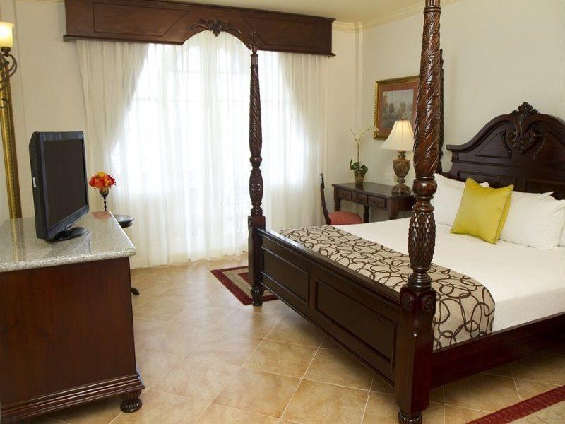 Sandals Dunns River Hotel