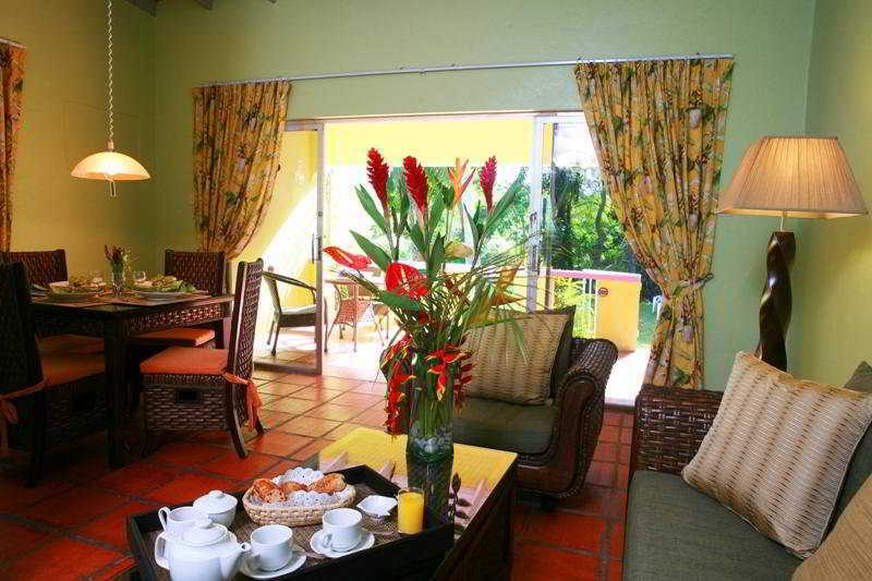 Seasons Hotel 3*