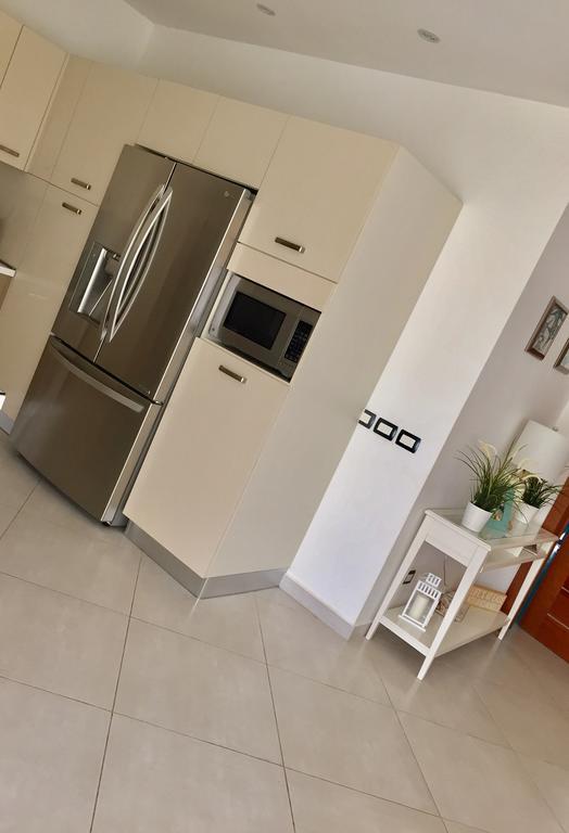 Aligio Beachfront Paradise Apartment *