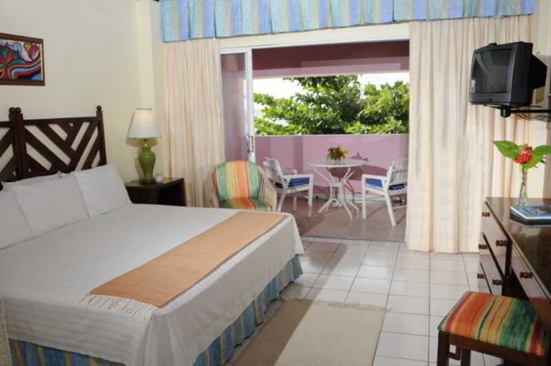 At Shaw Park Gardens & Waterfalls Hotel 2*