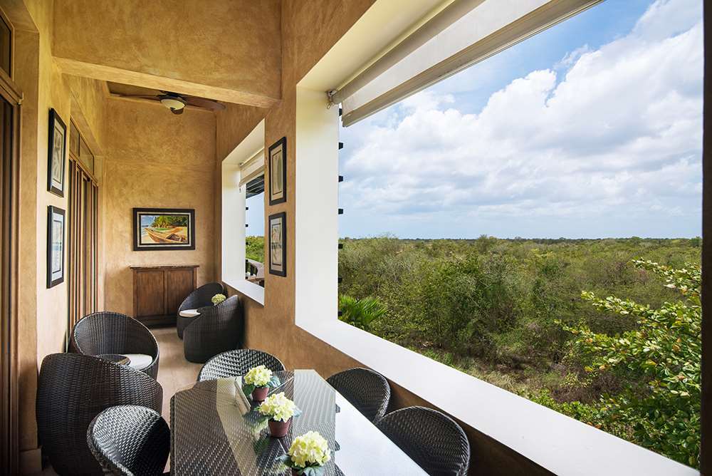 Apartment Altos Residences