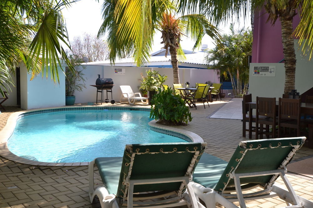 Hotel Quints Travelers 3*