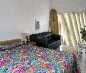 Surfers Manor 3*