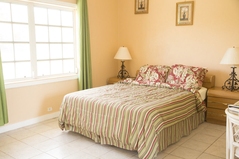 Surfers Manor 3*