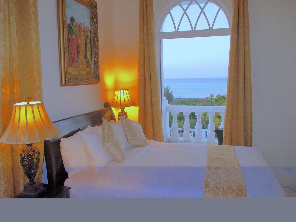 Ocean West Boutique 3*