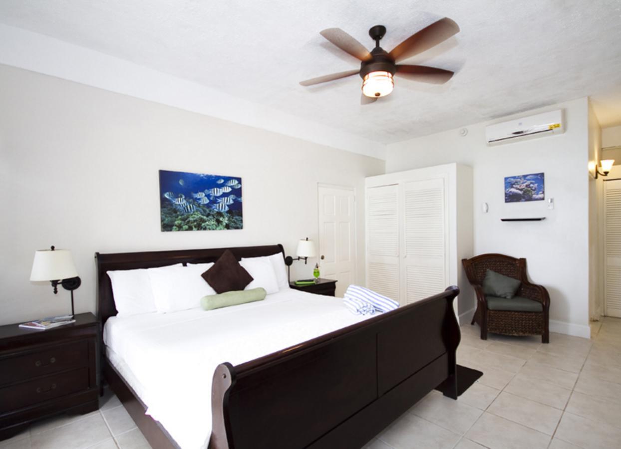 Blue Waters Hotel