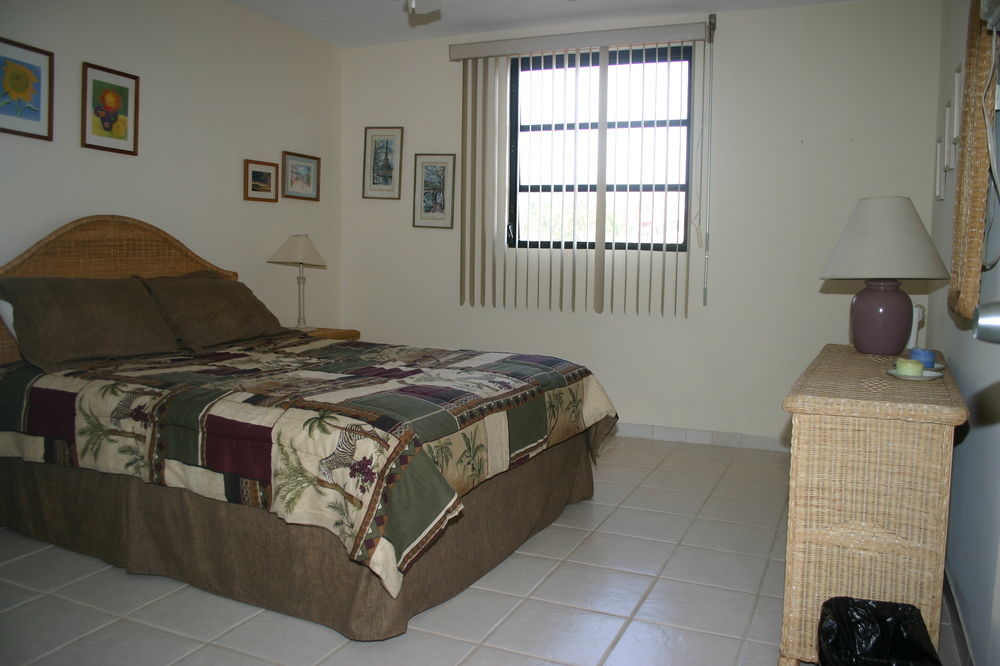 Crystal Cove Hotel