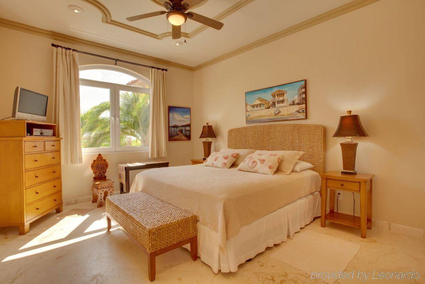 Hotel Belizean Cove Estates