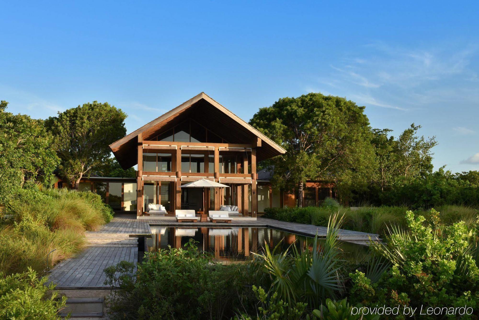 Hotel Parrot Cay 5*