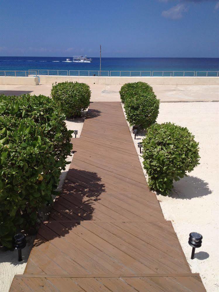 Hotel The Riviera, Grand Cayman George Town