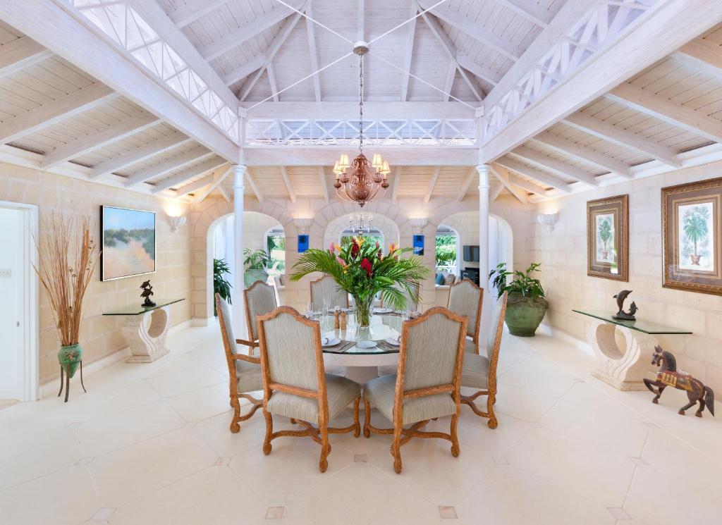 Coconut Grove 1, Luxury By Island *