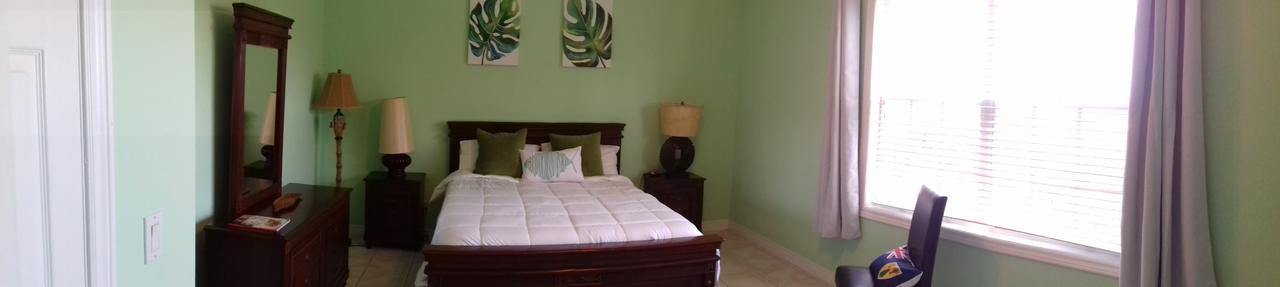 Queen Angel * Providenciales
