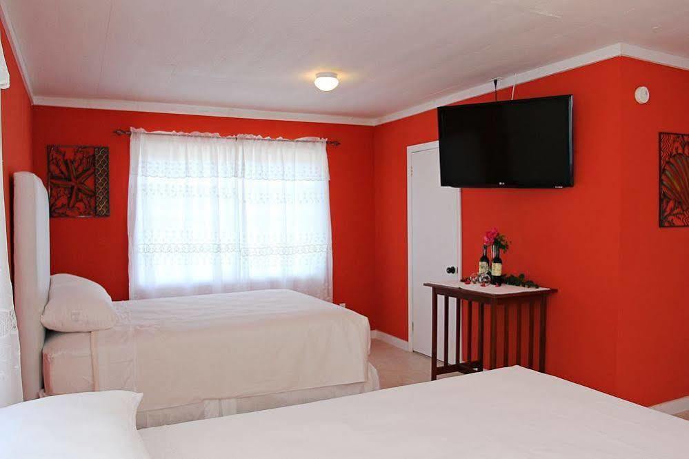 Two Turtles Bahamas 3* George Town