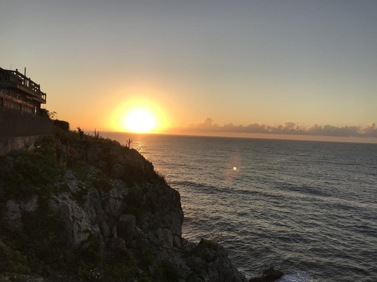 Maxanika Bed & Breakfast Jacmel