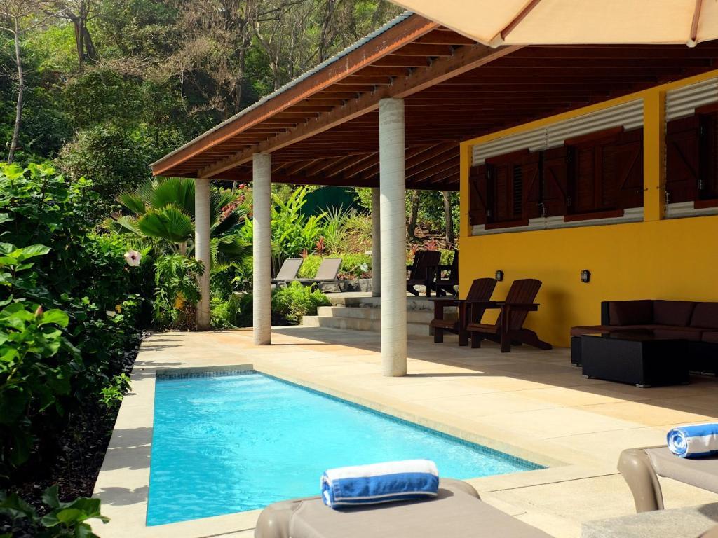 Hotel Pagua Bay House - Oceanfront Cabana's 4*