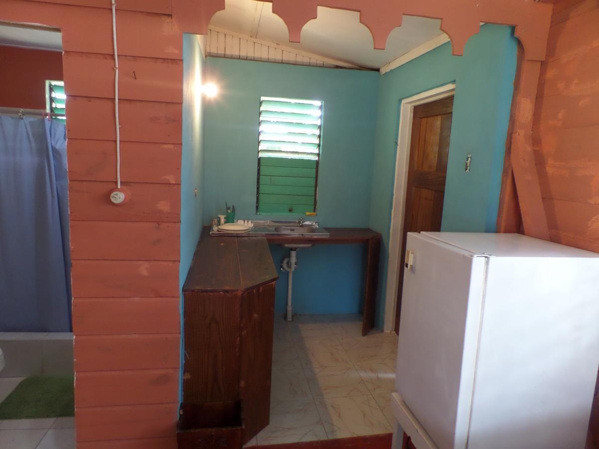 Jah B's On Beach Road-negril Hotel Negril