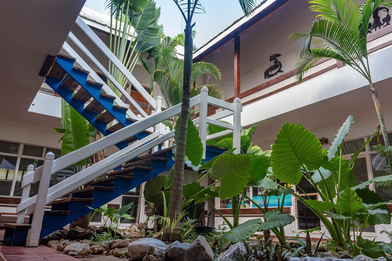 Hotel Plaza Lusitania 2*