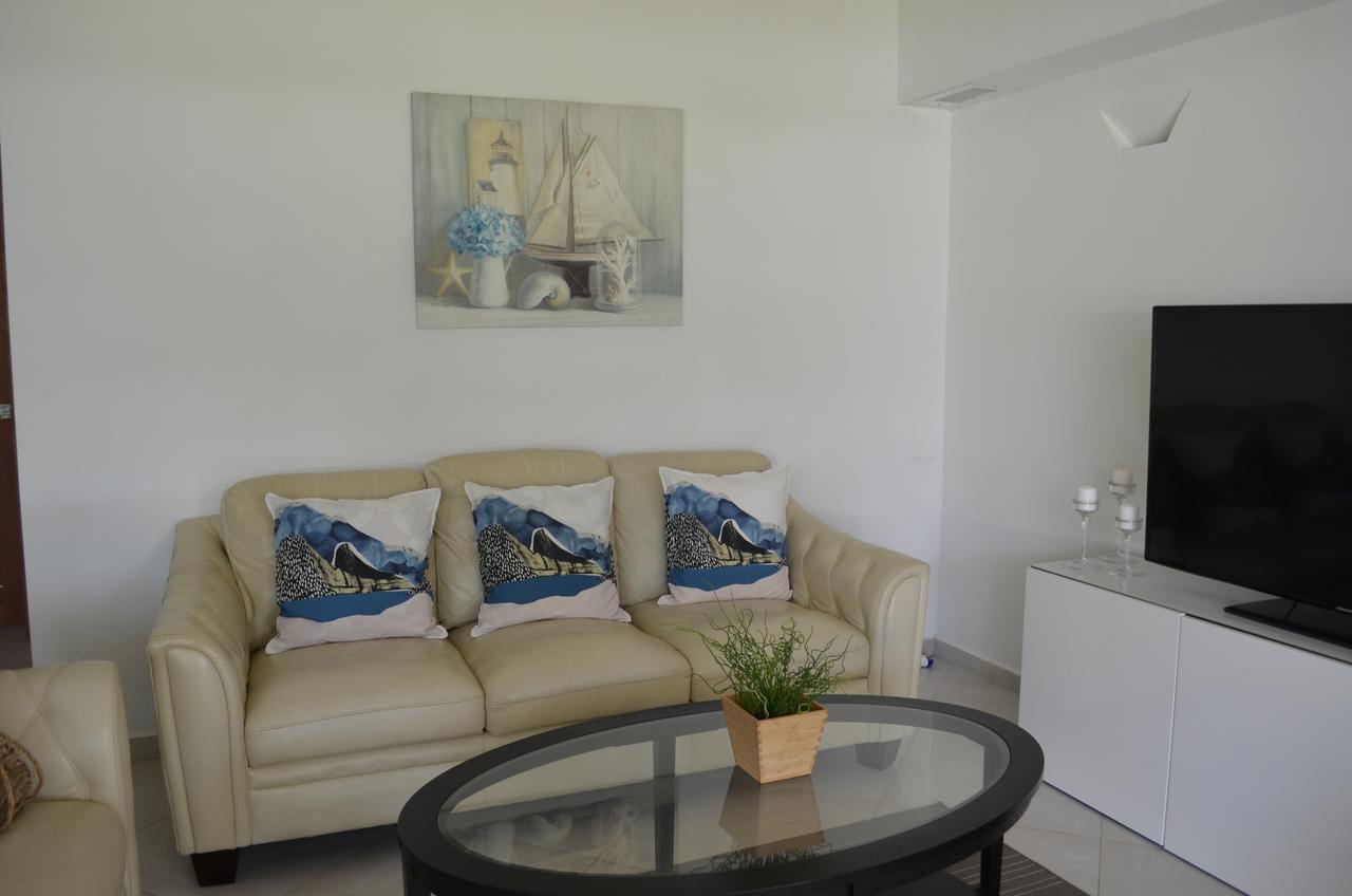 Aligio Beachfront Paradise Apartment