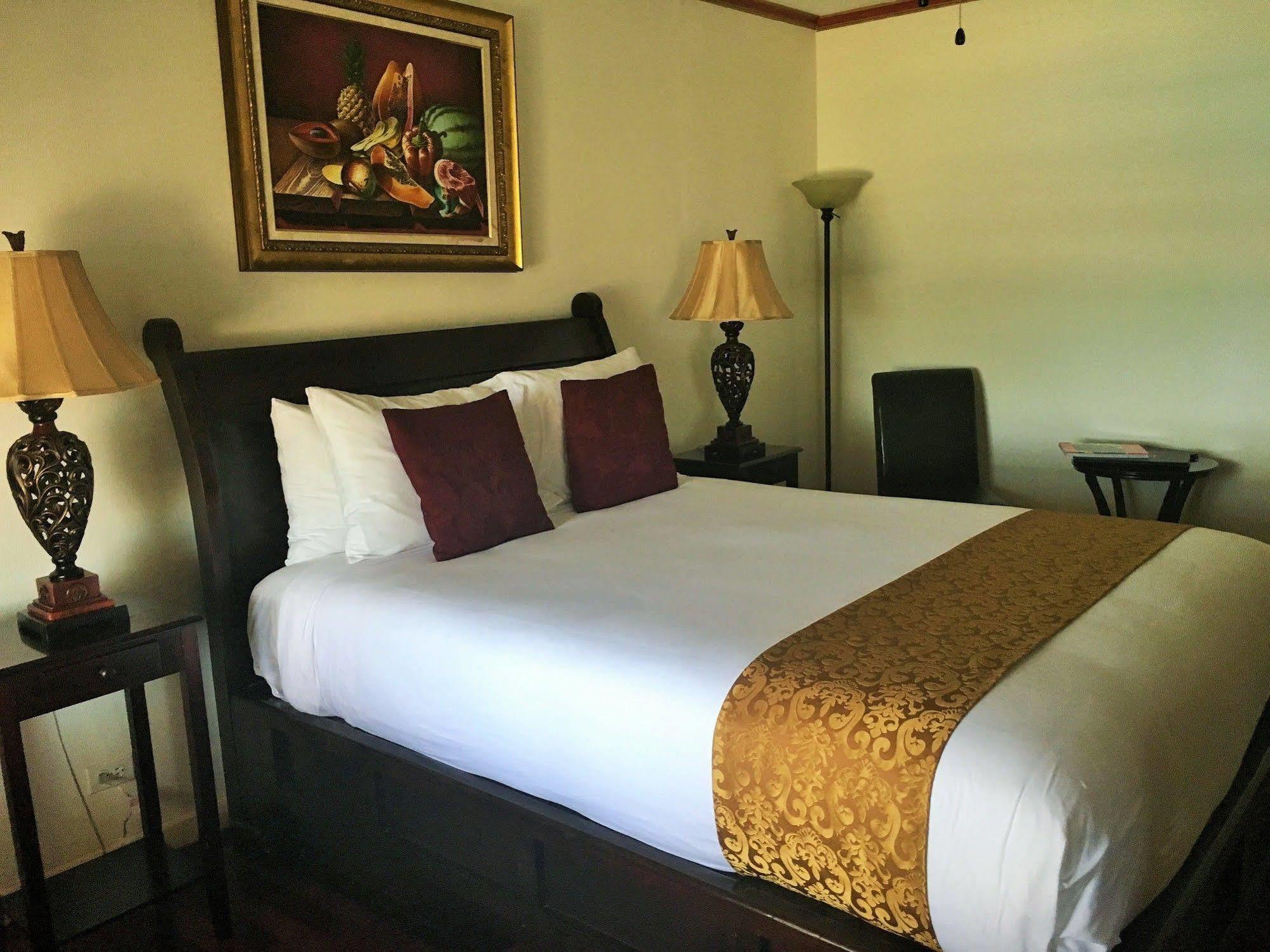 Ocean West Boutique 3* Nassau