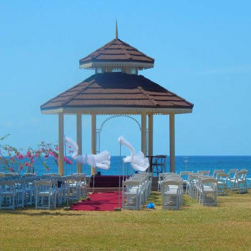 Canoe Bay Resort