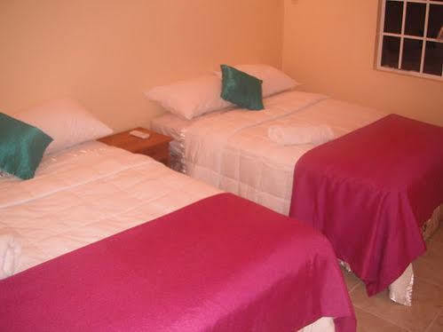 Canoe Bay Resort 2*