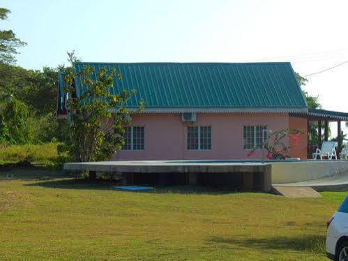 Canoe Bay Resort Lowlands