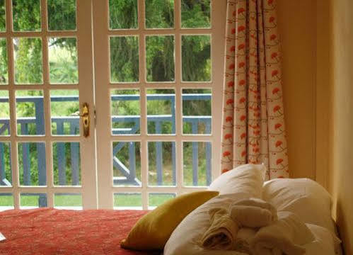 Canoe Bay Resort 2*