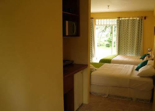 Canoe Bay Resort Lowlands