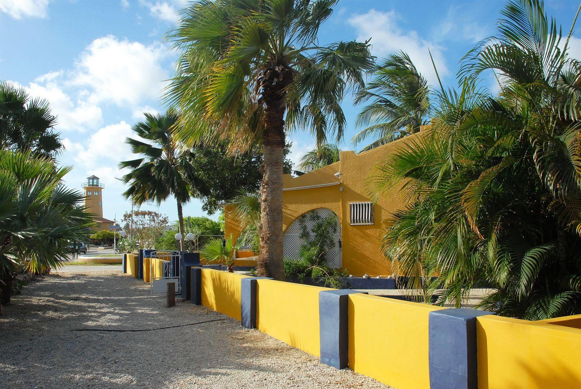 Yacht Club 3*