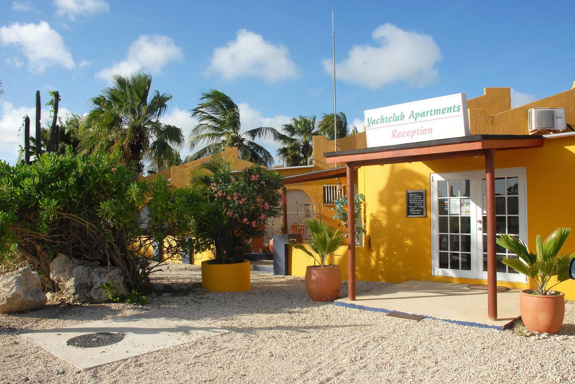 Aparthotel Yacht Club 3*