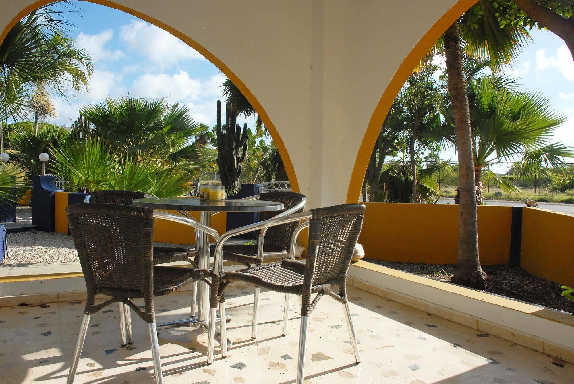 Aparthotel Yacht Club 3*