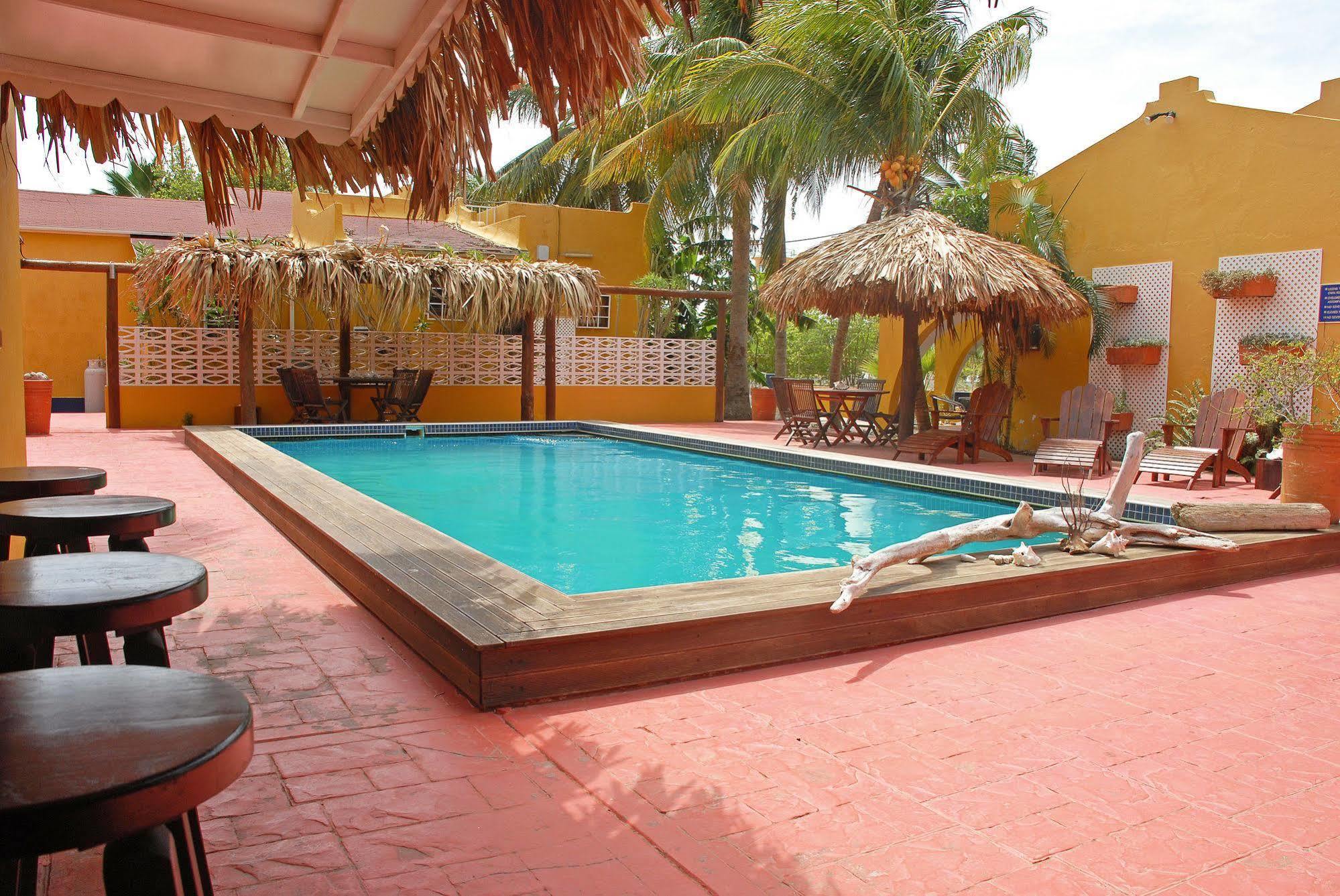 Yacht Club Aparthotel Bonaire