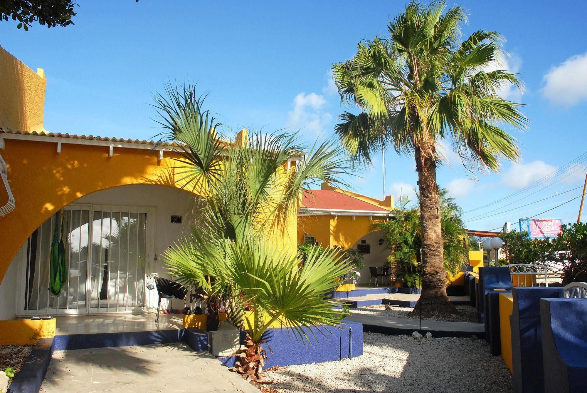 Yacht Club Aparthotel