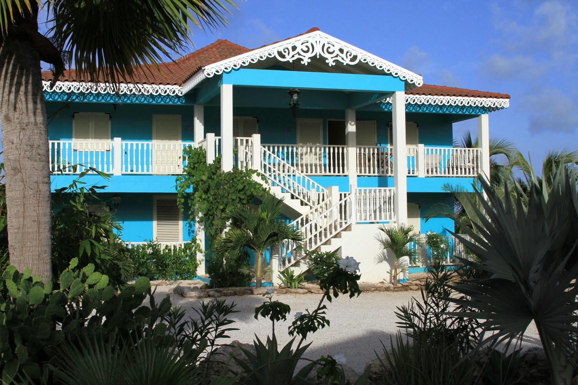 Hotel Ocean Breeze Boutique & Marina