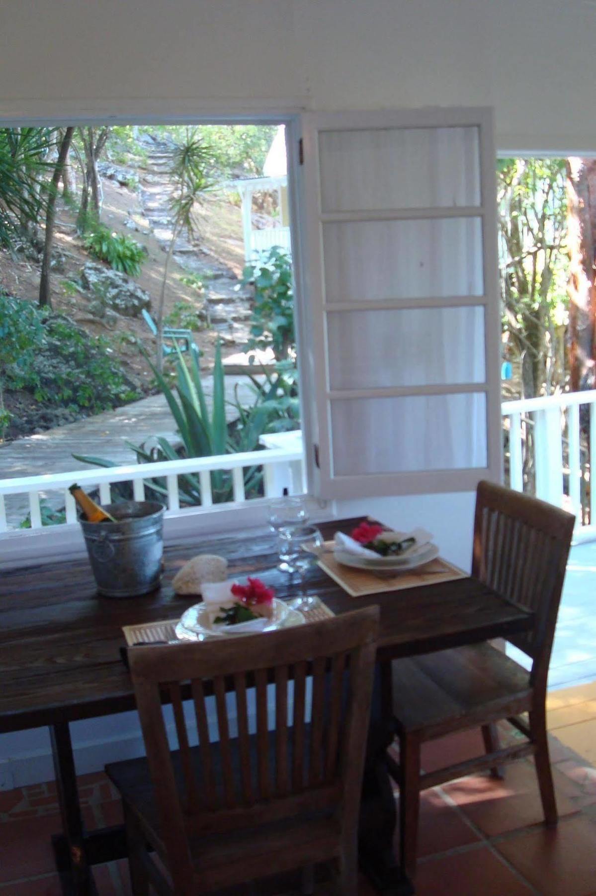 Hotel Galley Bay