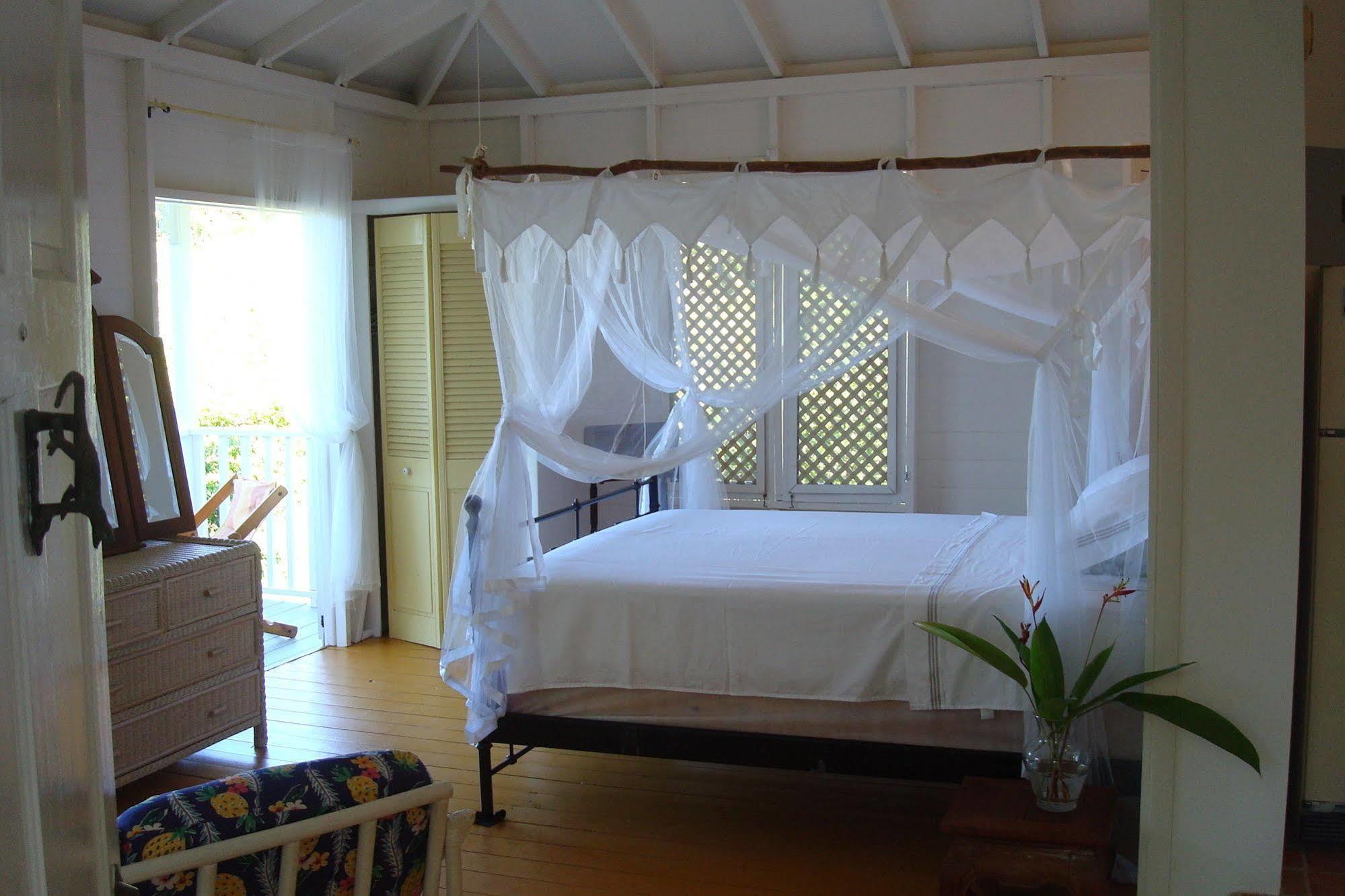 Hotel Galley Bay 3*