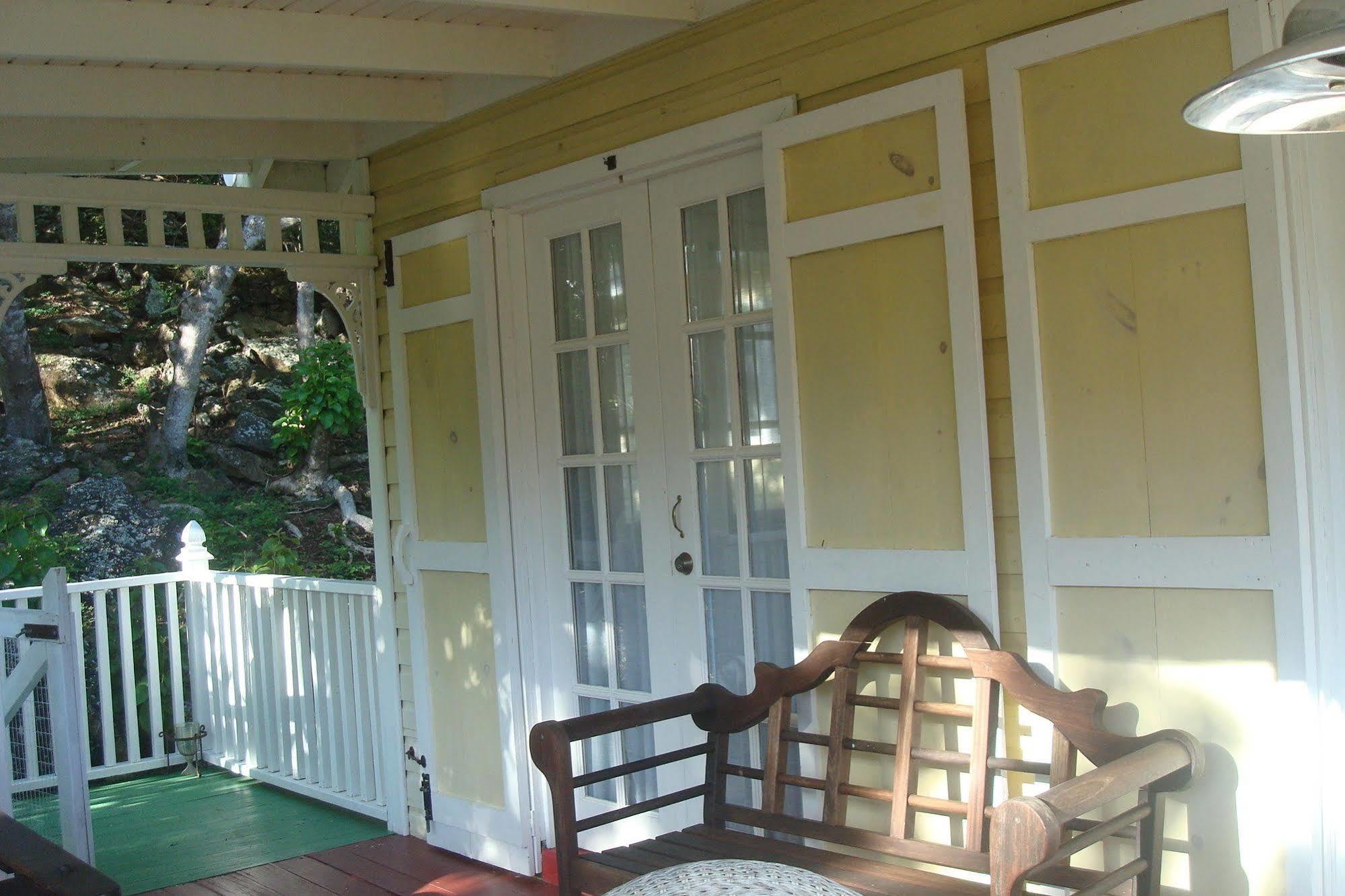 Hotel Galley Bay
