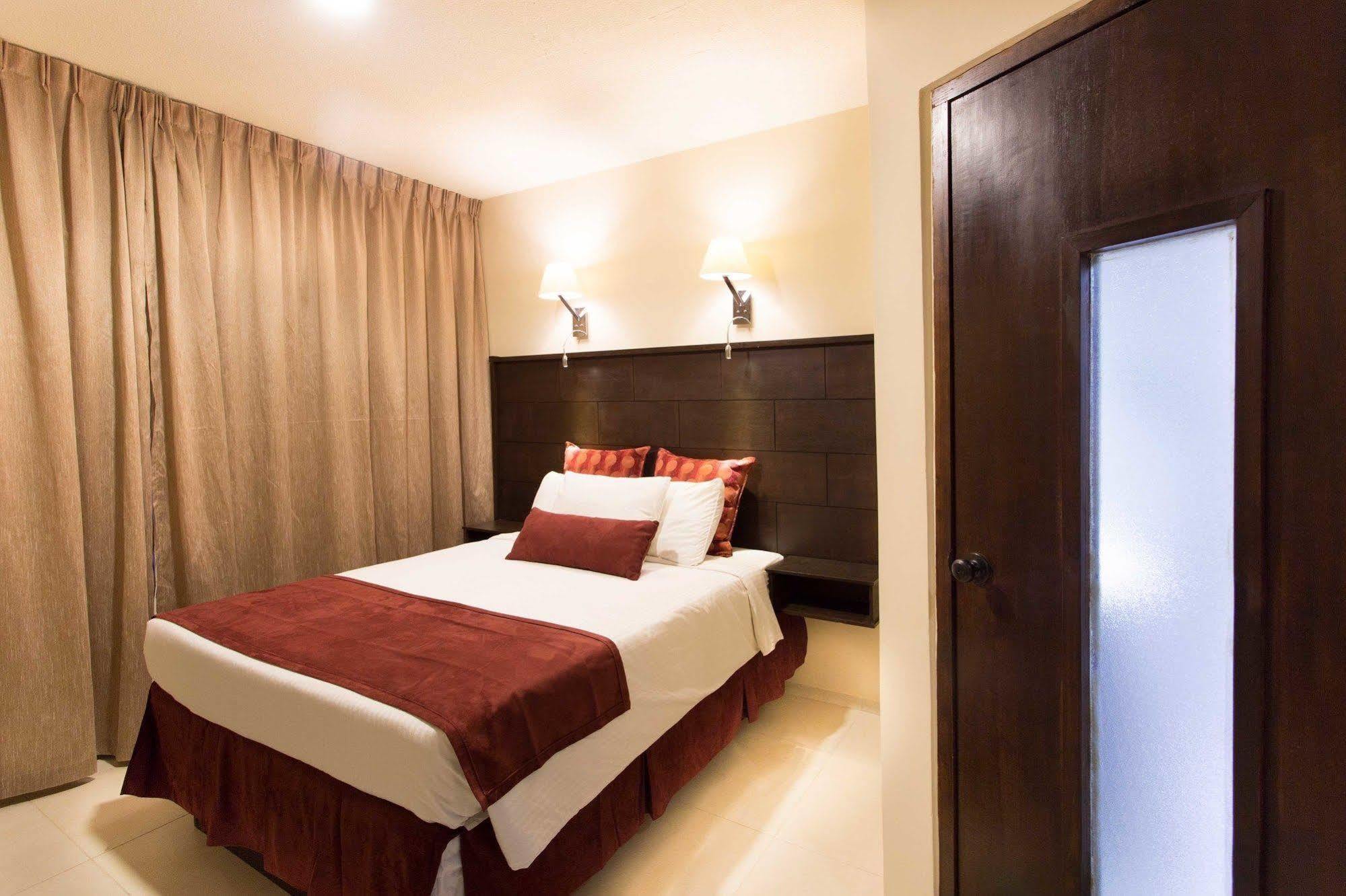 Punta West Hotel 4*