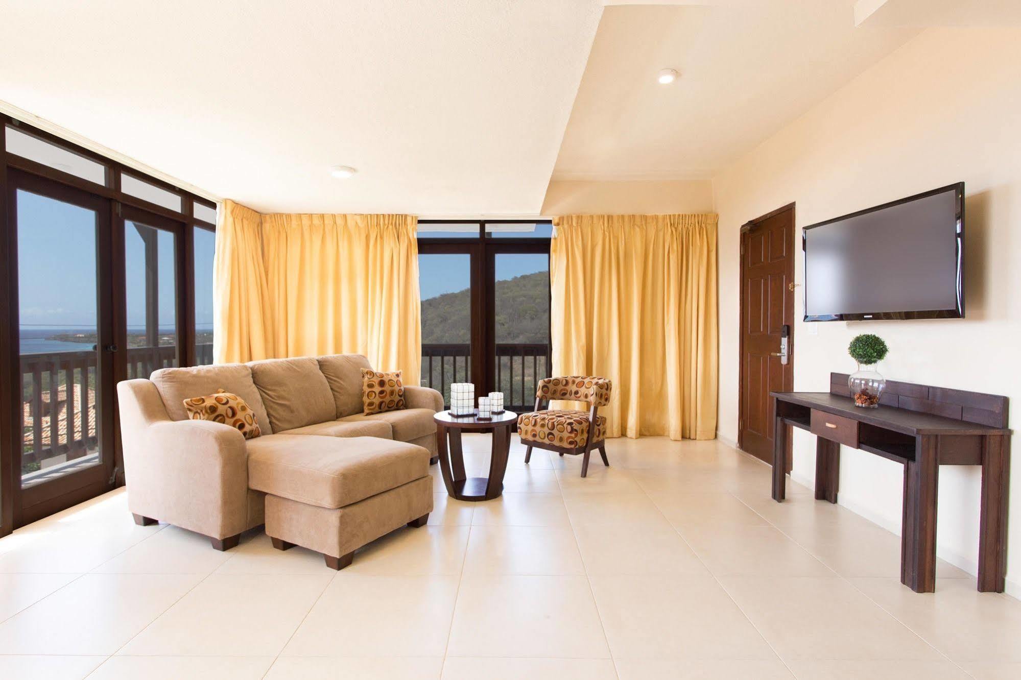 Hotel Punta West