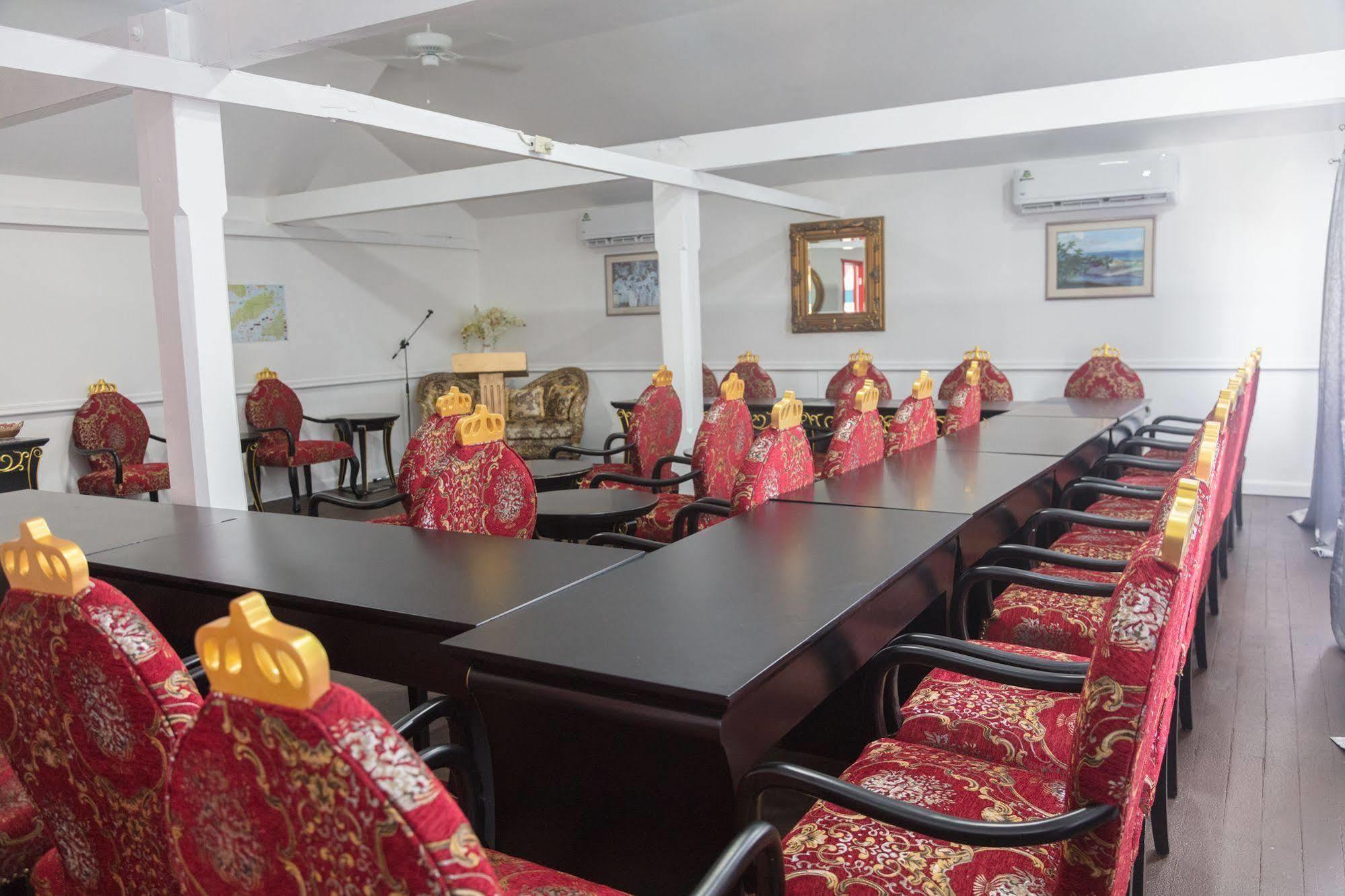 Half Moon Blue Hotel 3*