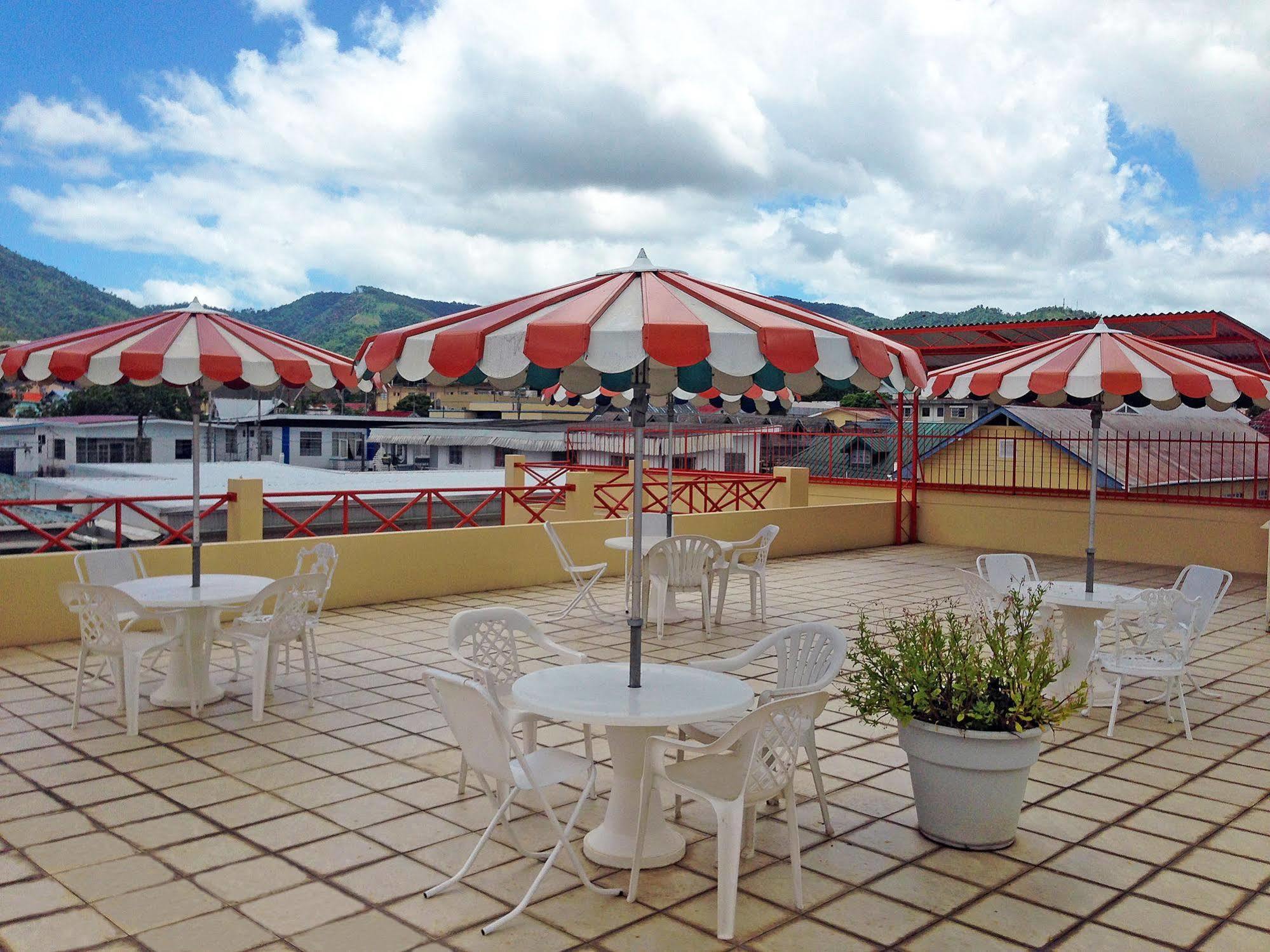 Sundeck Hotel 2*