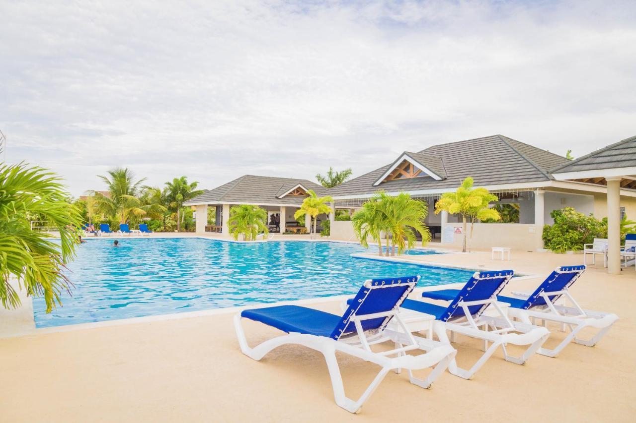 Coolshade Ii Villa