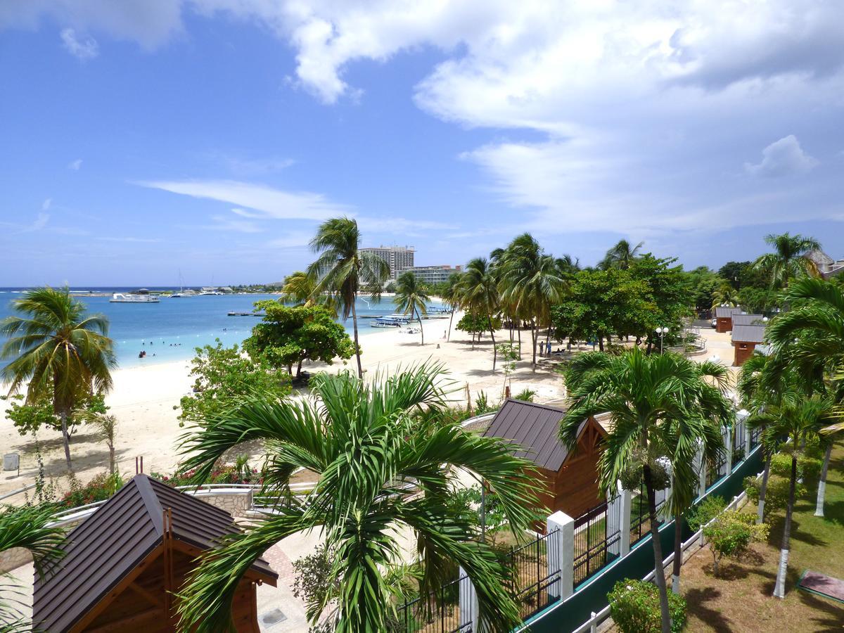 Two Bedroom Loft E29 2* Ocho Rios