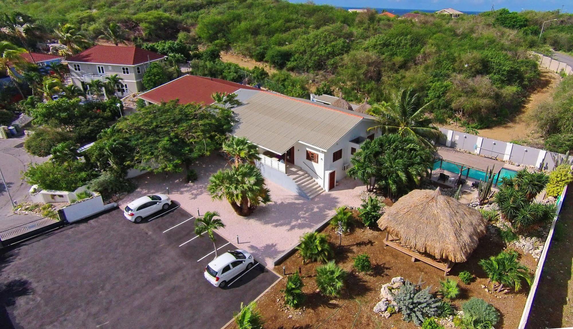 Bantopa Aparthotel 3*