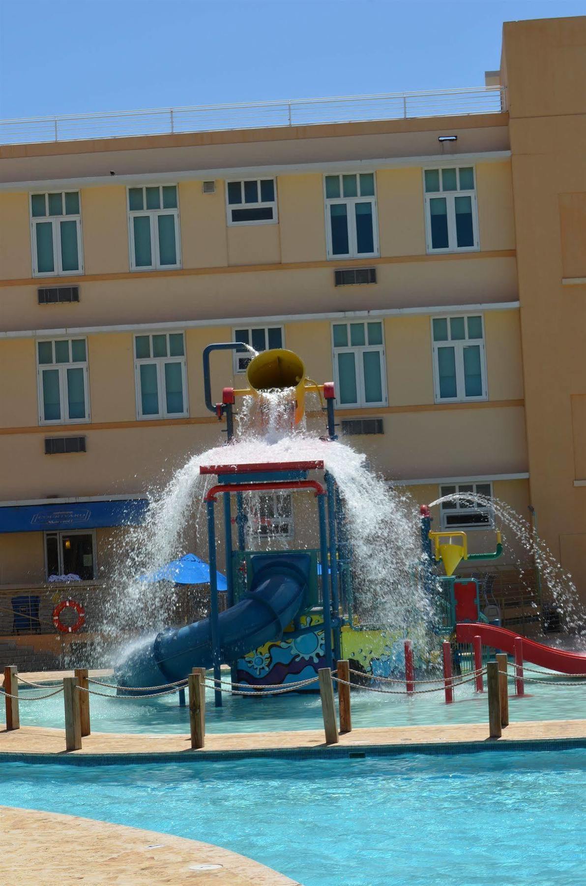 Courtyard Hotel 3*