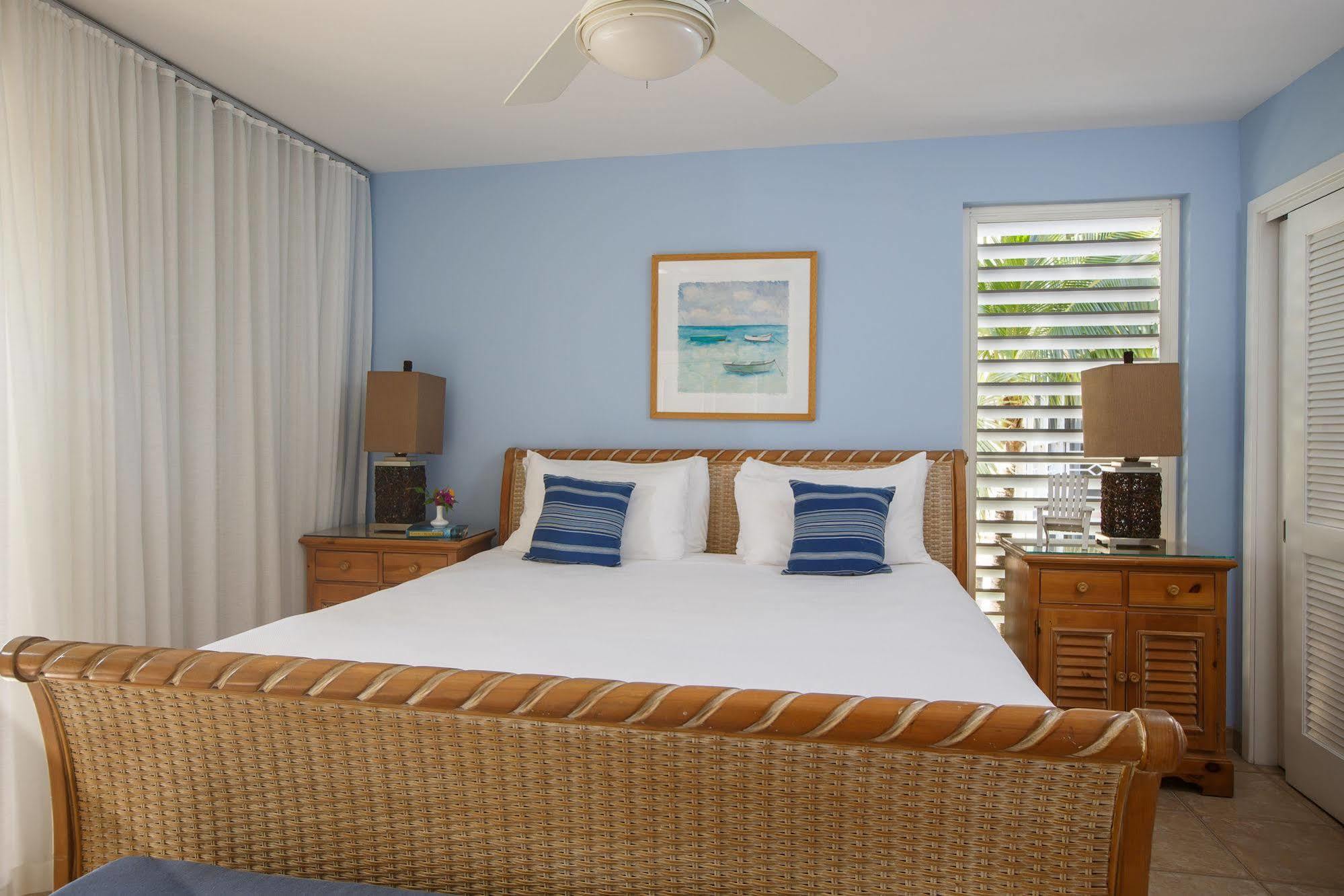 Ocean Club West 4* Grace Bay