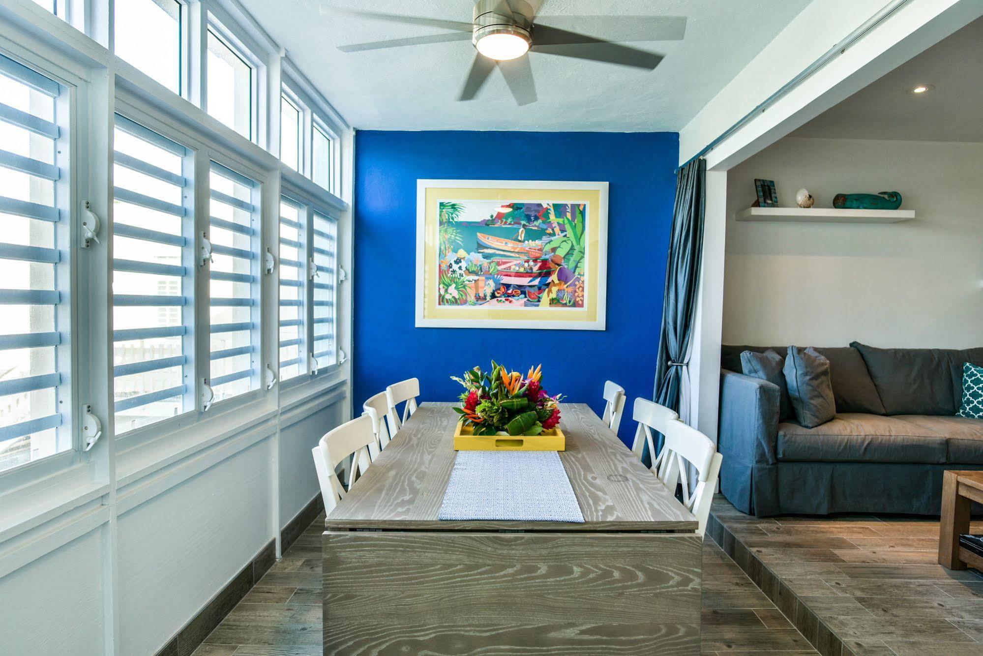 Crystal Cove Hotel