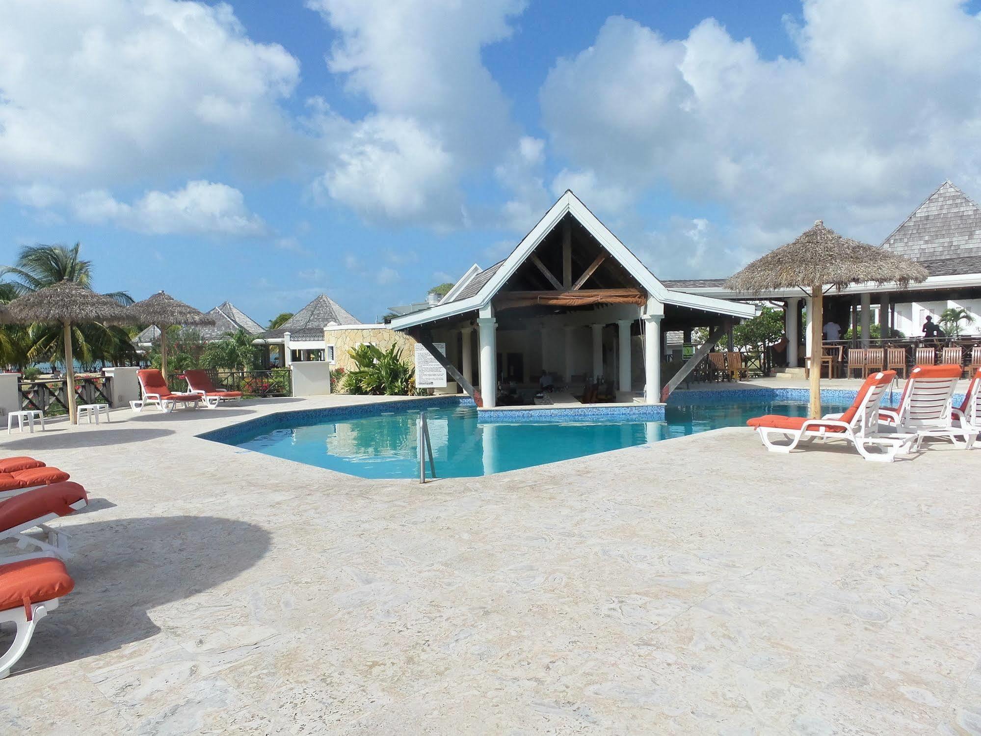 Coyaba Resort 4*